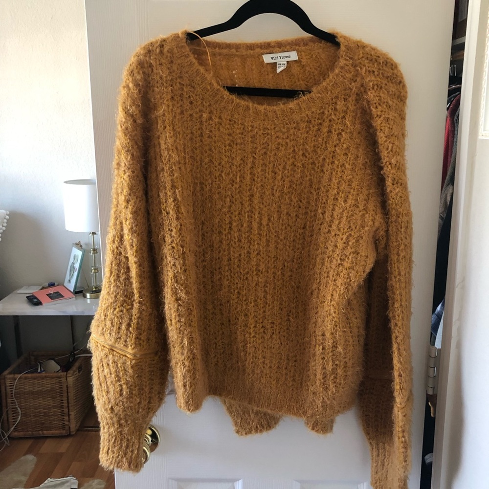 LF. Knit Sweater